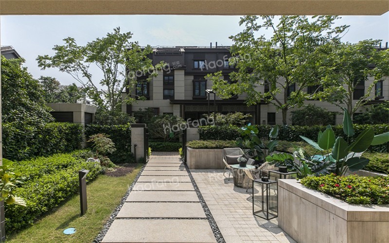 上海买房选‬金地水悦堂小区环境好吗？探访项目实况