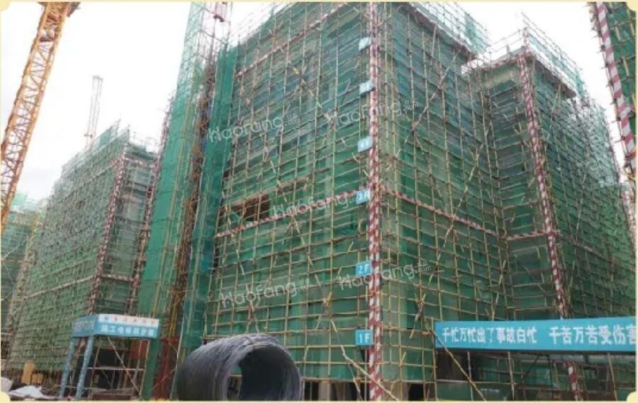 中鼎公园首府二期10#楼砌体、反坎施工中（摄于2021-6）