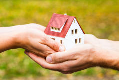 继承房子过户需要多少钱?房屋继承过户费用由谁承担?