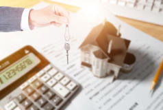 房子抵押贷款有什么条件要求?房子抵押贷款有什么风险?