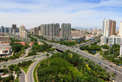 汇通能源：公司在南昌有房地产开发项目，项目土地总价为12.76亿